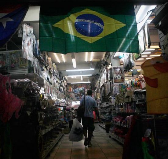 74% dos investidores brasileiros estão otimistas com a economia