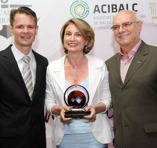 Acibalc homenageia 25 empreendedores da região na 8ª edição do Prêmio Cambori