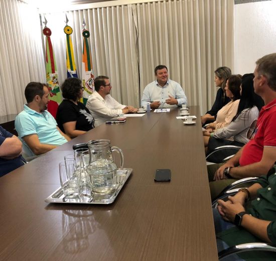 Em reunião com prefeito Élcio, Núcleo de Empresários de Camboriú planeja ações de desenvolvimento econômico para o município 