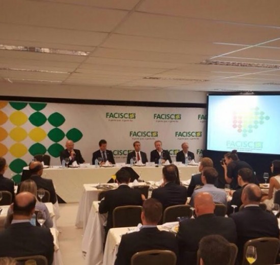 FACISC debate reforma trabalhista com Ministro Ronaldo Nogueira