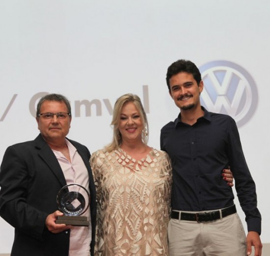 Prêmio Cambori destaca 30 empreendedores de sucesso em noite de homenagens