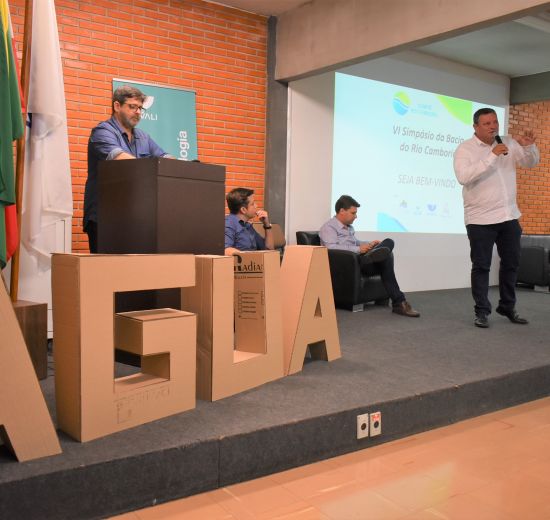  Simpósio discute saneamento e quantidade de água no Rio Camboriú   